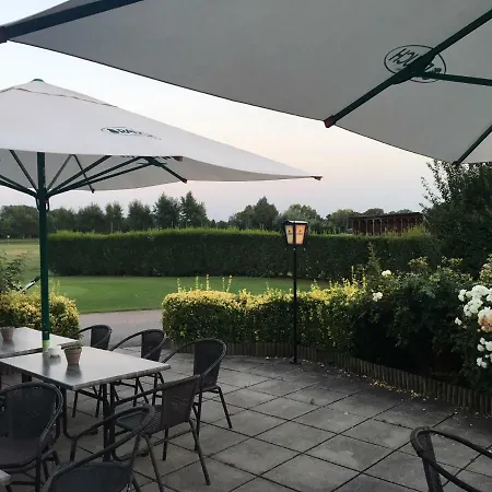 아파트 Sissi 아카우